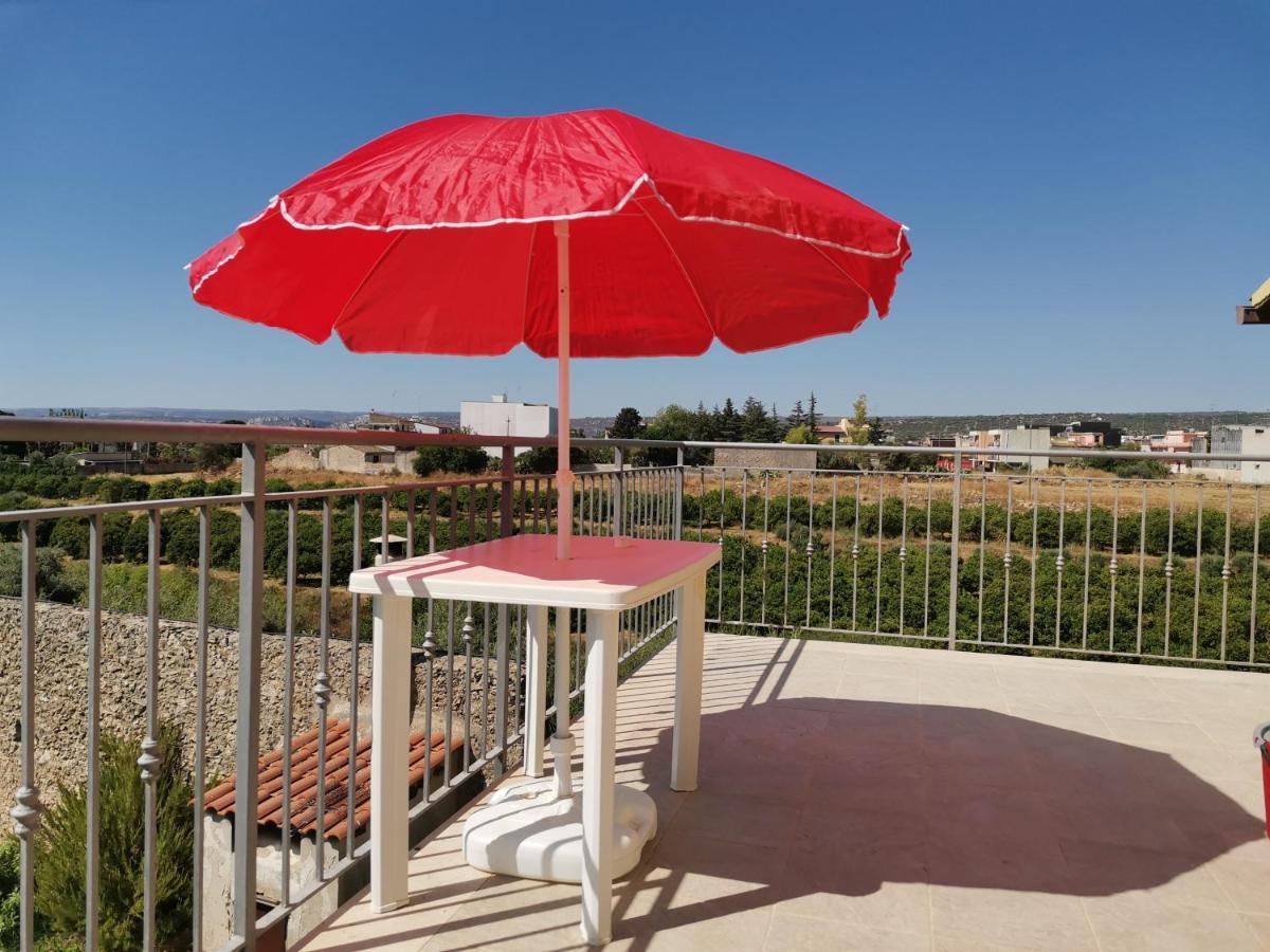Villa Sole - Finaiti - Appartamento Per Turisti Floridia Exterior photo