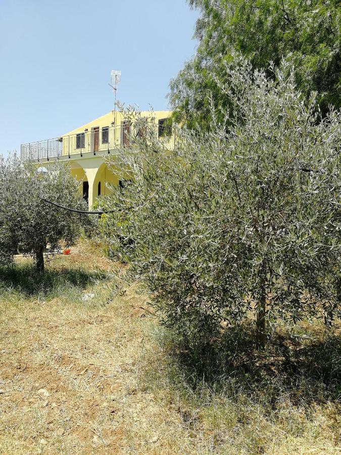 Villa Sole - Finaiti - Appartamento Per Turisti Floridia Exterior photo