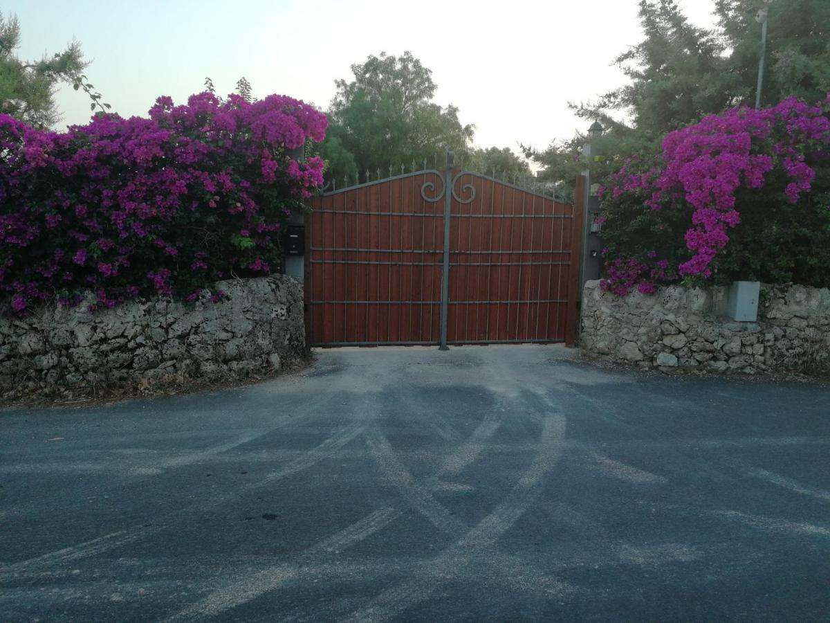 Villa Sole - Finaiti - Appartamento Per Turisti Floridia Exterior photo